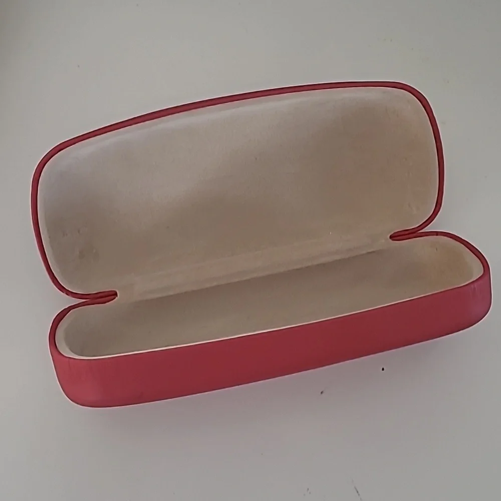 Elizabeth Arden Red Sunglasses Clamshell Case